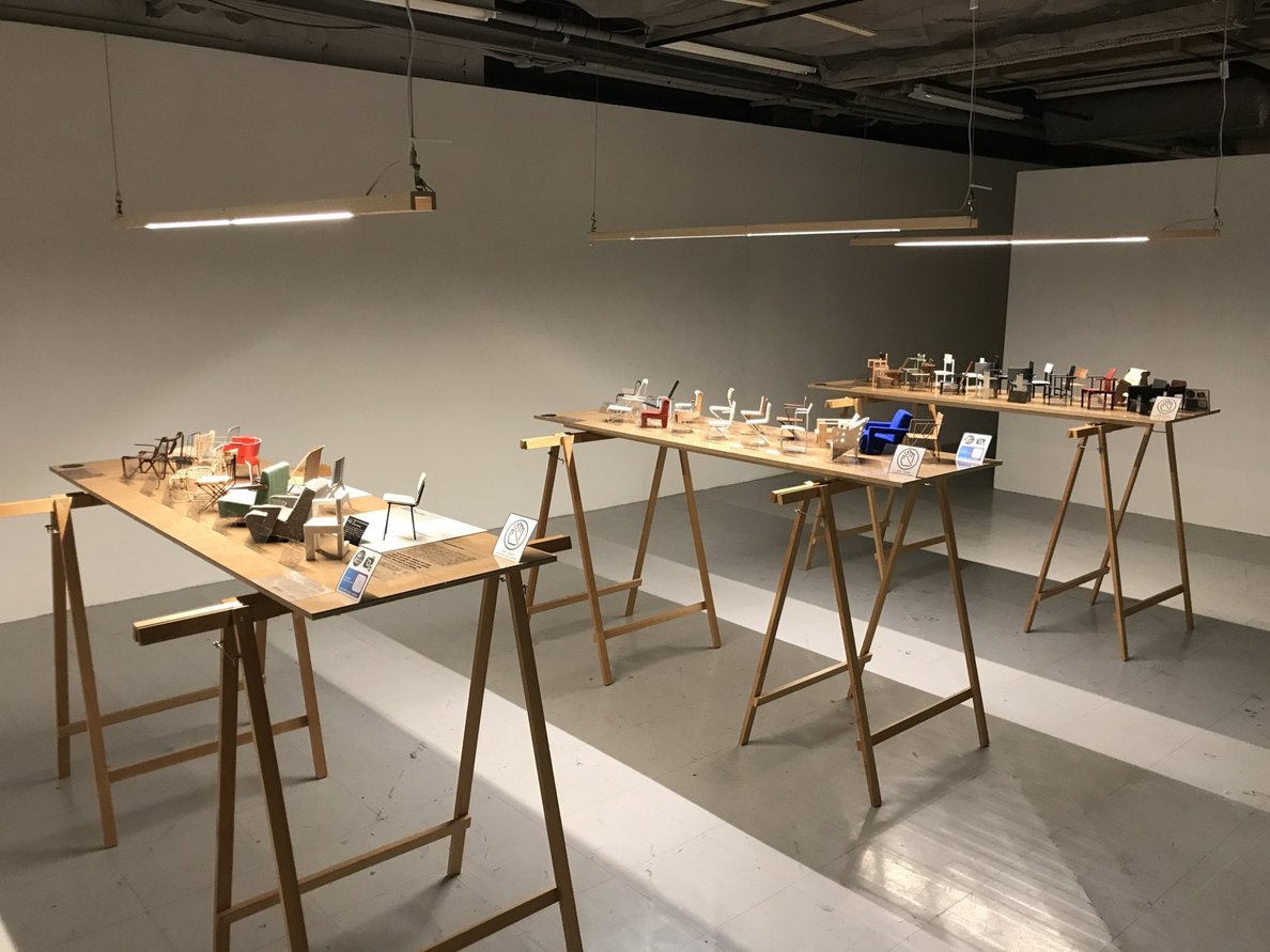 46 Rietvelds Chairs 滋賀県立大学